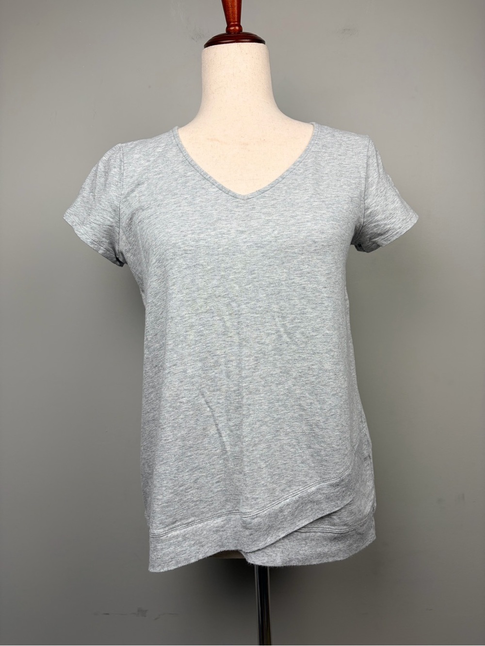 Pure Jill Gray V-Neck Short Sleeve Tunic Tee Women’s Small Soft Stretch